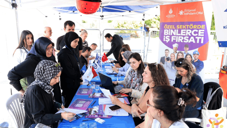 Küçükçekmece'de 2'nci İstihdam Fuarı düzenlendi