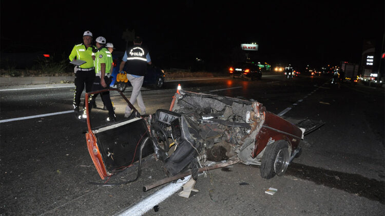 Manisa'da katliam gibi kaza; 5 kişi öldü, 6 kişi yaralandı