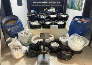 Mersin'de 3 milyon 542 bin uyuşturucu hap ele geçirildi