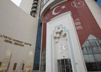 MHP'de 2 isim ihraç talebiyle disipline sevk edildi