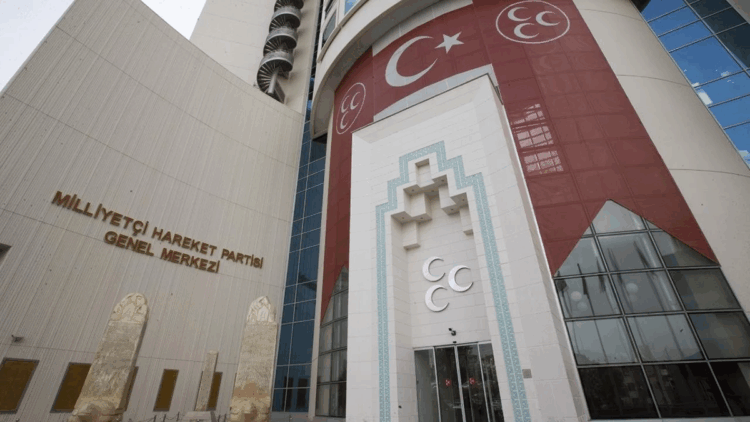 MHP'de 2 isim ihraç talebiyle disipline sevk edildi