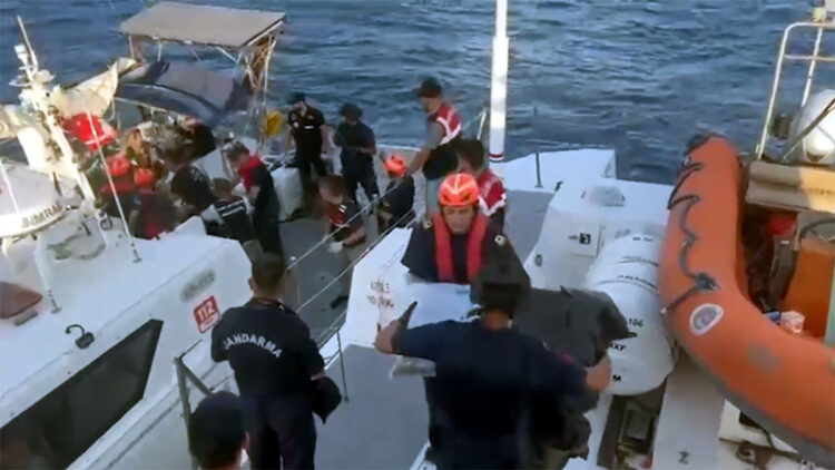 Muğla açıklarındaki teknede 210 kilo uyuşturucu ele geçirildi