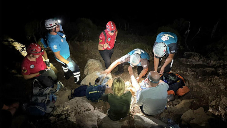 Muğla'da doğa yürüyüşünde yaralandı, ekipler 2 saatte kurtardı