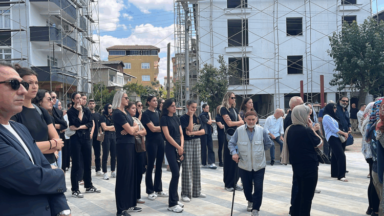 Milli voleybolcu Çalışkan kardeşlerin babası toprağa verildi