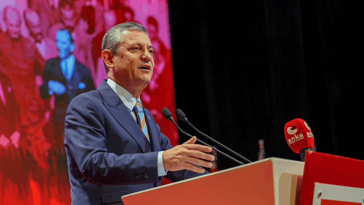 Ne bir adım geri atacağız, ne de bir santim eğileceğiz