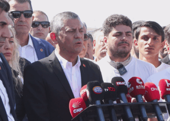 Özgür Özel, Adana'dan Silivri'ye yürüyen gençlerle buluştu