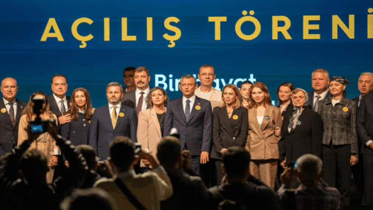 Özgür Özel, Ferdi Zeyrek Vakfı'nın açılışını yaptı