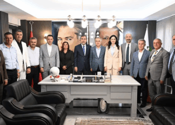 Özlem Çerçioğlu, AK Parti Aydın İl Başkanlığını ziyaret etti