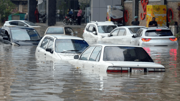 Pakistan'daki selde hayatını kaybedenlerin sayısı 33'e yükseldi
