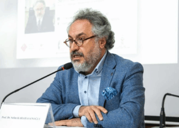 Prof. Dr. Selim Karahasanoğlu, İzmir Demokrasi Üniversitesi Rektörü olarak atandı