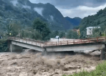 Rize'de etkili olan yağış, sel ve heyelana neden oldu