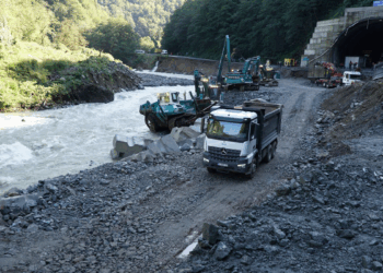 Rize'de selin yaraları sarılıyor