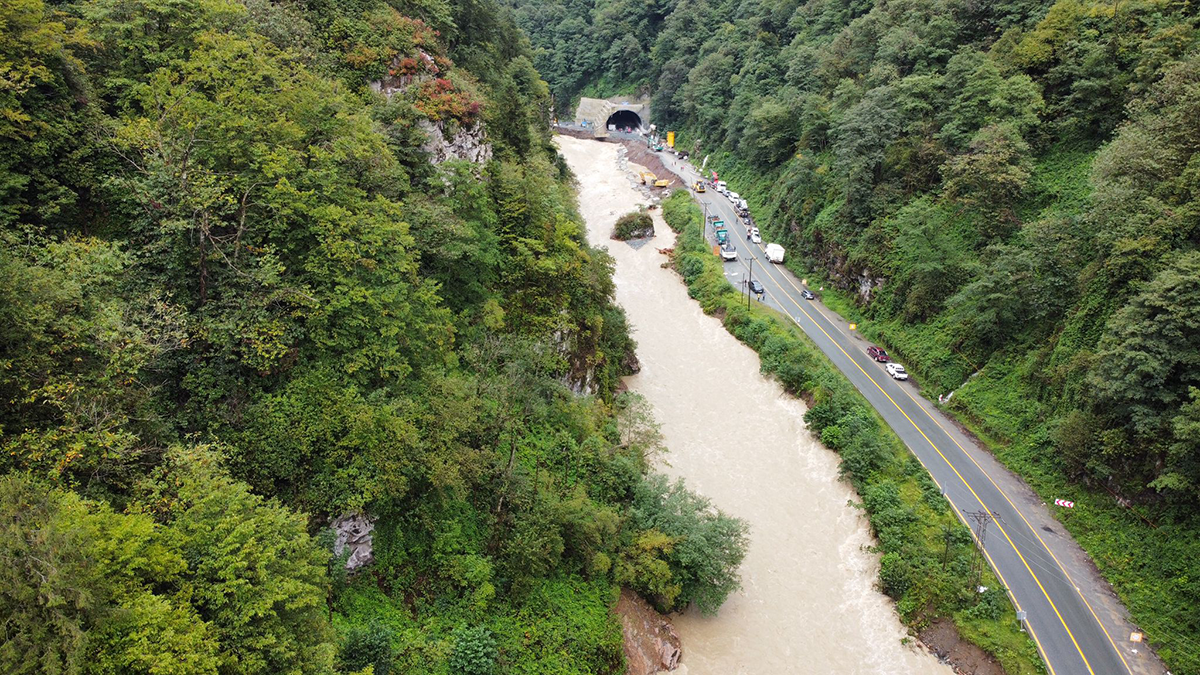 Rize'de selin yaraları sarılıyor