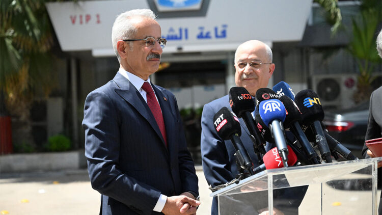 Şam Havalimanı'na zorlu hava koşullarında iniş desteği