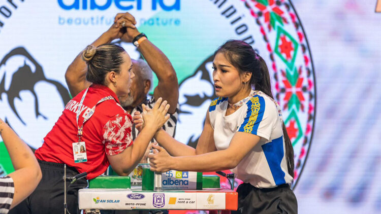 Melek Şahin çifte dünya şampiyonluğu elde etti