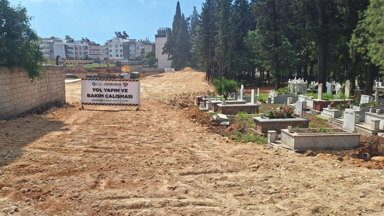 Selanik göçmenlerinin mezarları, yol olmayacak