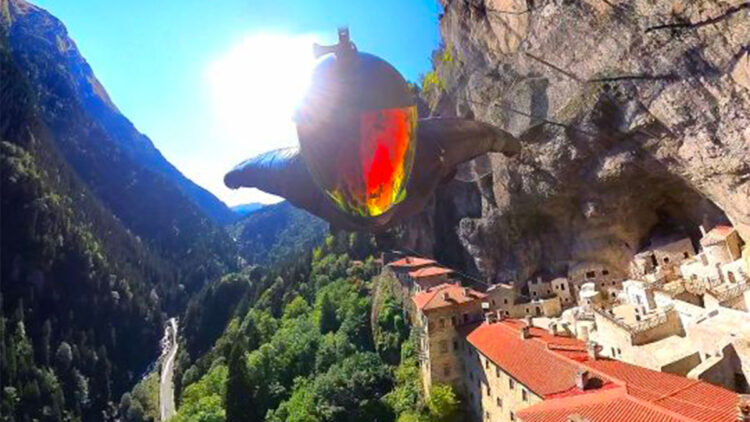 Yarasa adam Sümela Manastırı’ndan uçtu