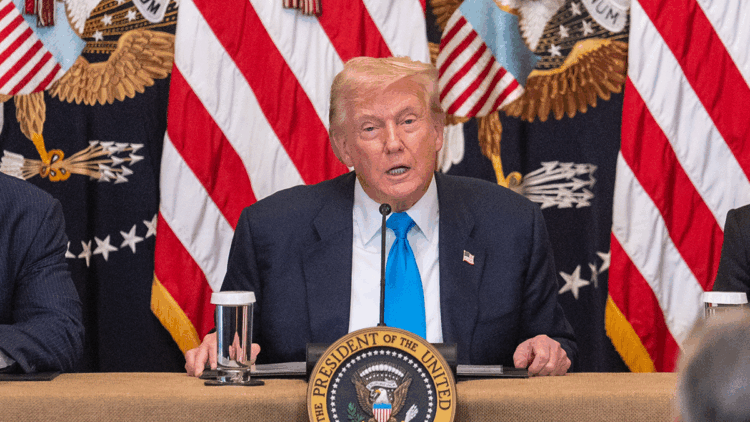 Sabahları sınır dışı kokusunu seviyorum