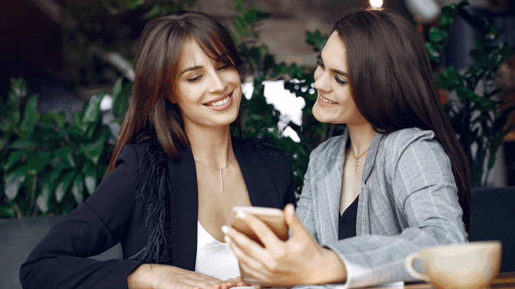 Samimi bir sohbet mi, bir performans mı?