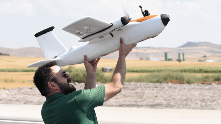 Sivas'ta İHA ve model uçak pisti hizmete girdi