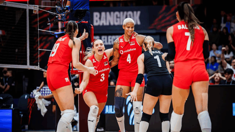 Sizinle gurur duyuyoruz: Filenin Sultanları dünya ikincisi!