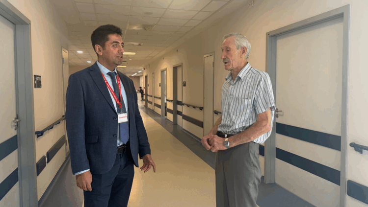 Sondayla yaşayan hasta, ameliyatla sağlığına kavuştu