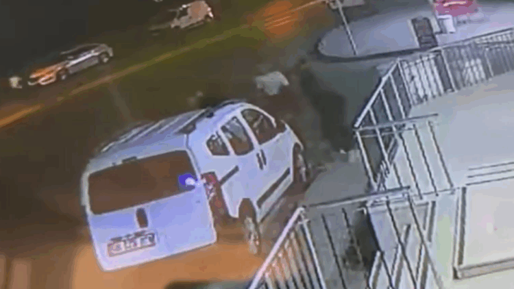 Sosyal medyada tartıştıkları kişiyi 10 bıçak darbesiyle yaraladılar