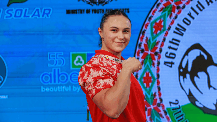 Sporcu Melek Şahin büyükler kategorisinde dünya şampiyonu oldu