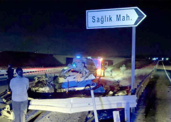 Tekirdağ'da bariyere çarpan otomobilin sürücüsü öldü