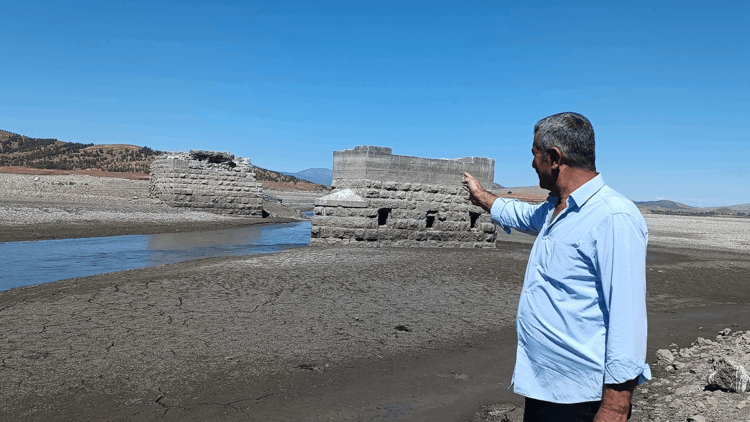 Tahtaköprü Barajı'nda sular çekildi; Hicaz Demir Yolu hattı gün yüzüne çıktı