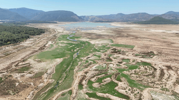 Tahtalı Barajı'nın su seviyesi yüzde 4'ün altına düştü