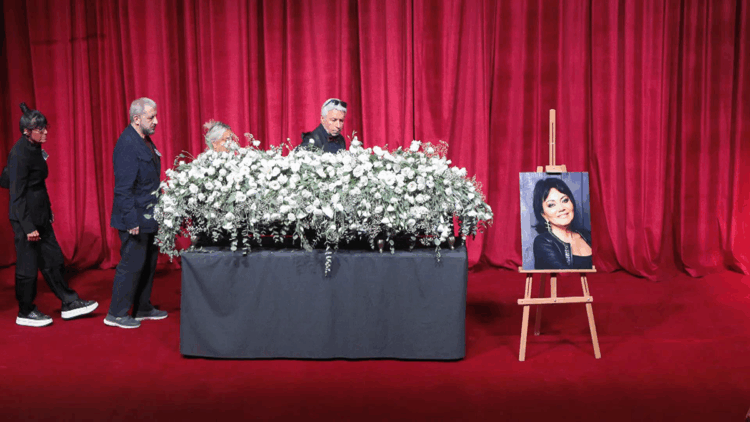 Tiyatro oyuncusu Anta Toros için cenaze töreni