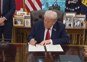 Trump, TikTok kararnamesini imzaladı