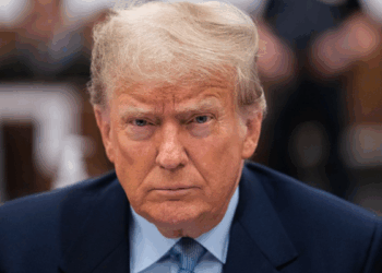 Trump'tan Venezeula'ya: Uçaklarınızı düşürürüz