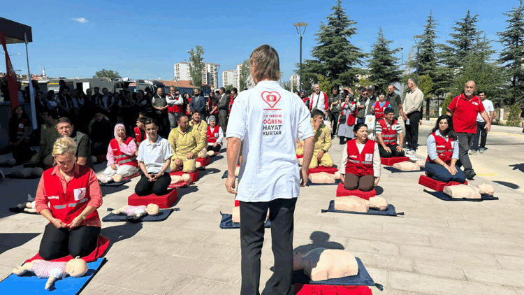 Türk Kızılay'dan, simülasyonlu ilk yardım eğitimi