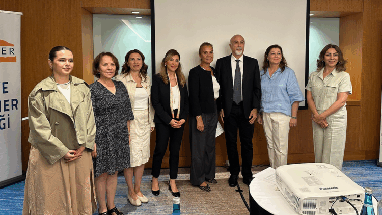 Türkiye Alzheimer Derneği’nden Dünya Alzheimer Günü çağrısı