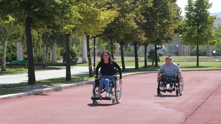 Türkiye'de 160 bin omurilik yaralanmalı birey var