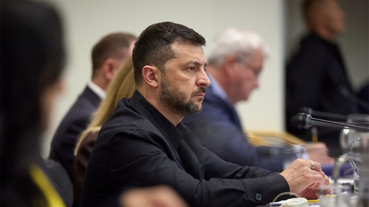 Volodimir Zelenskiy görevinden ayrılmaya hazır