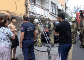Ümraniye'de 3 katlı binada yangın; 1'i bebek 4 kişi dumandan etkilendi