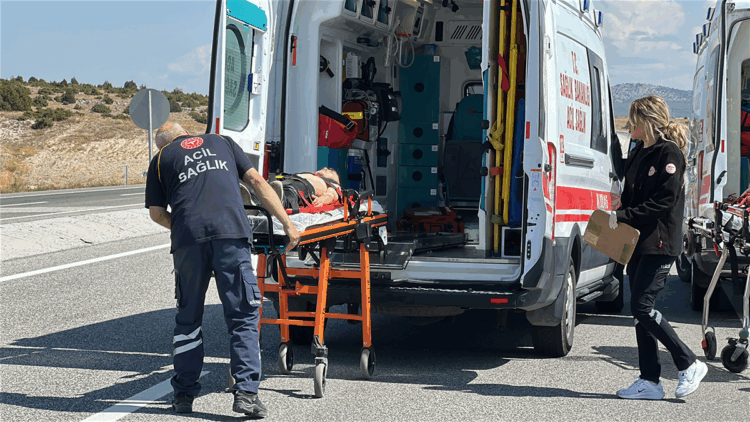 Uygulama noktasında otomobilin çarptığı uzman çavuş şehit oldu