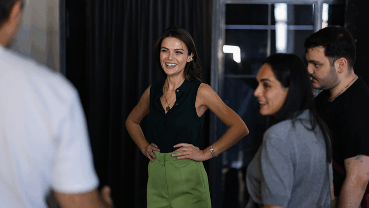 Uzak Şehir afiş çekiminden renkli anlar