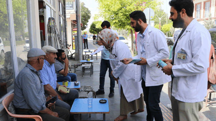Van'da mobil 'Sigara Bırakma Timleri' sahada