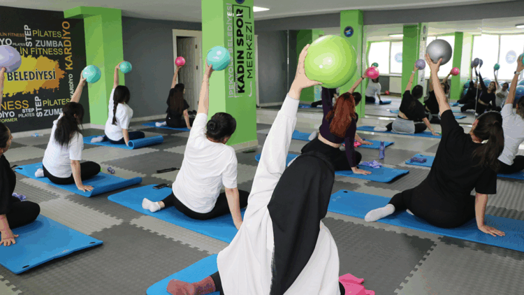 Vanlı kadınlar, spor yaparak hem kilo veriyor hem de sosyalleşiyor