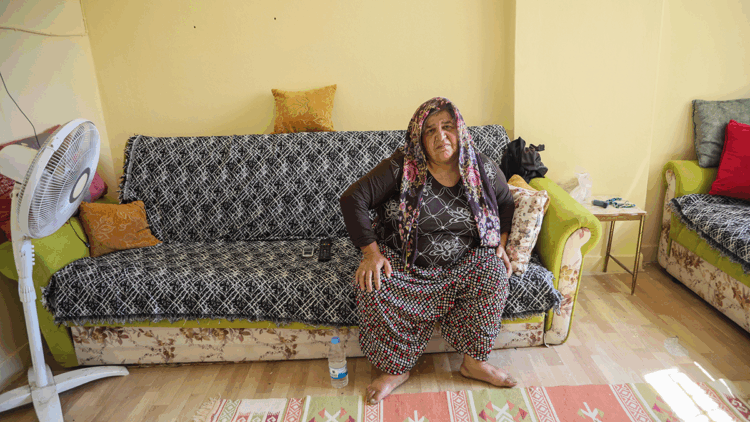 Yıkılacak binada bir başına yaşayan kadın sokakta kalmaktan kurtuldu