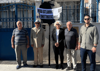 Yunanistan'ın Edirne Konsolosluğu önüne siyah çelenk bırakıldı