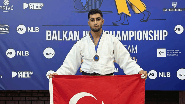 Yunusemreli Enes Pınar'dan bronz madalya