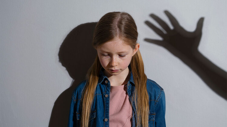 Şiddet gören çocukların travmalarının uzun dönem etkileri