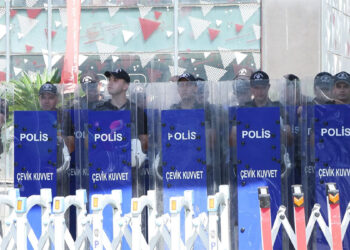 CHP'nin eski İl Başkanlığı binası önündeki abluka sona erdi