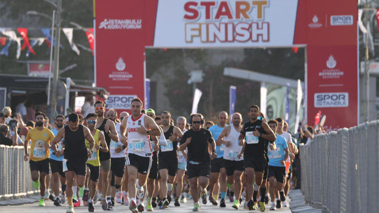 ‘İstanbul'u Koşuyorum Şehri Yaşıyorum’ yarışına 4 bin 500 kişi katıldı