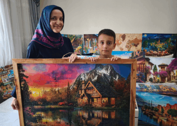 10 yaşındaki Ahmet Hamza’nın puzzle yeteneği
